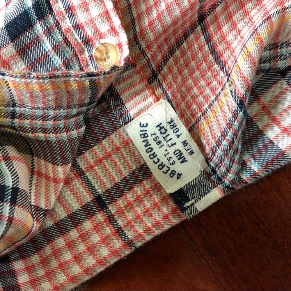 NWOT A&F Red & Blue Plaid Flannel Button Down - S - Picture 5 of 5